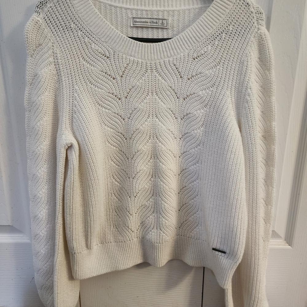 Abercrombie & Fitch Women's White Sweater